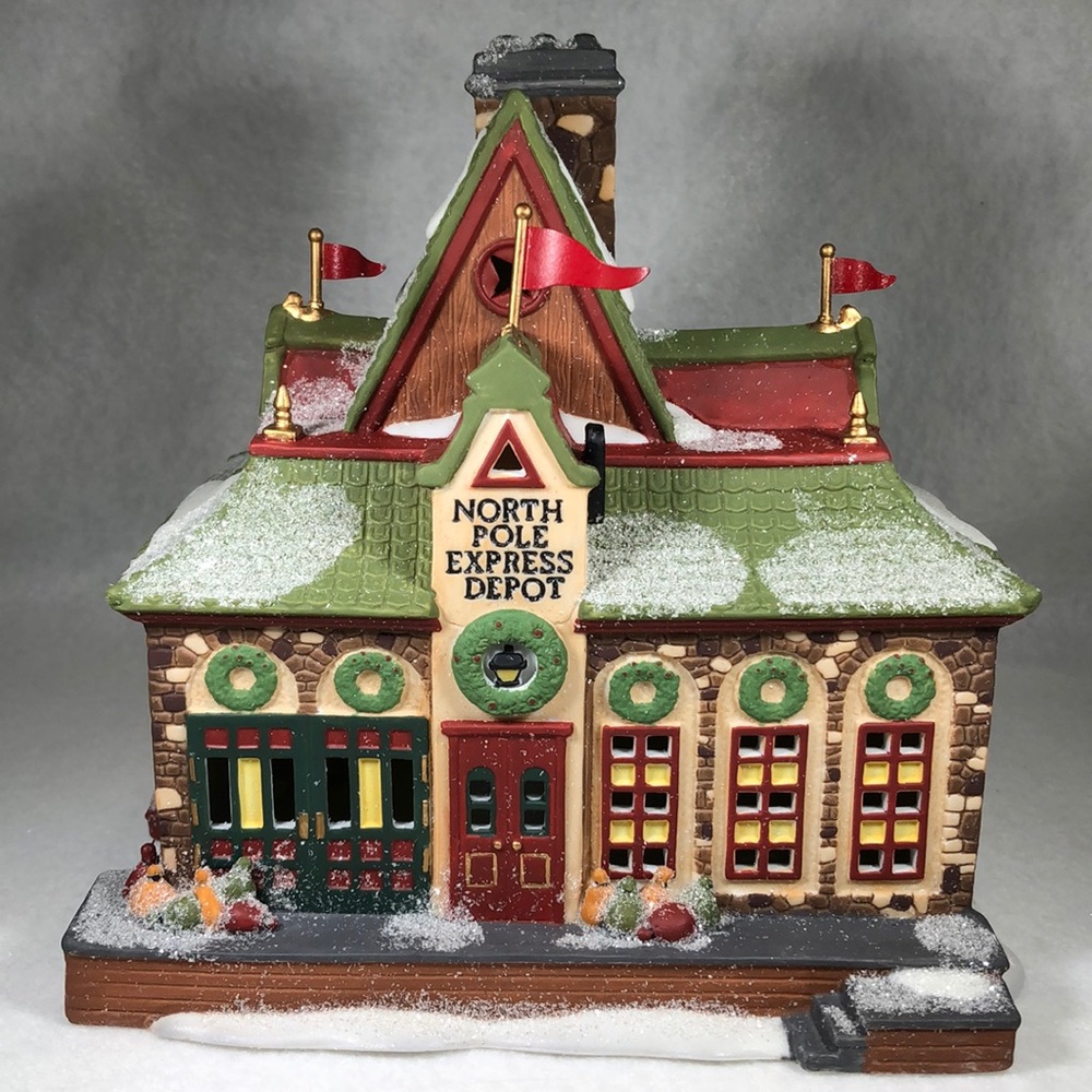 NWT Department 56 Heritage Village Collection